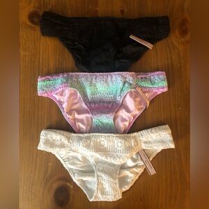 Victoria’s Secret swim 3 bottoms set “NEW” size: S